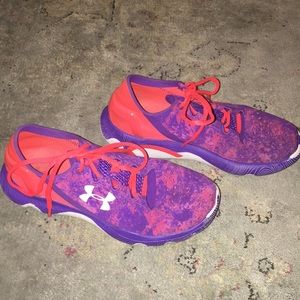 Youth girls tennis shoes